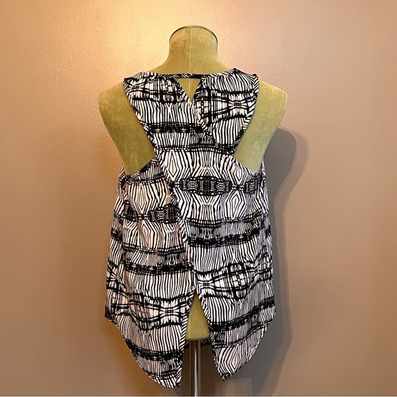 2b bebe open-back tank - Picture 3 of 5